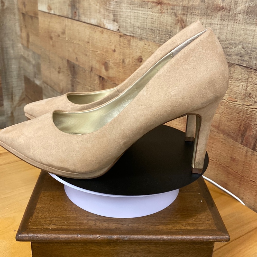 X Appeal Francesca Tan Suede Like 3” Pumps Heels - Picture 3 of 4